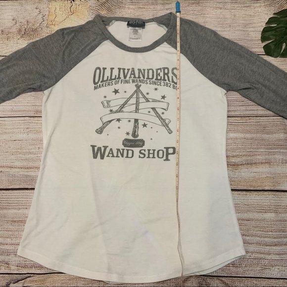 EUC•Harry Potter “Ollivanders” 3/4 Tee - Picture 8 of 9